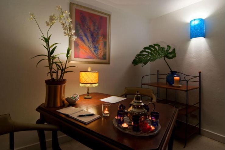 Mynt Retreat Bed & Breakfast Бухта Монтего Экстерьер фото